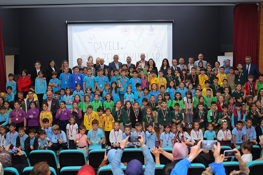 Çayeli’nde “Zekâ Oyunları Süper Ligi” final heyecanı yaşandı